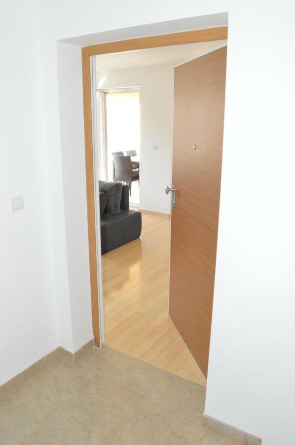 Malinska Apartment Exterior photo